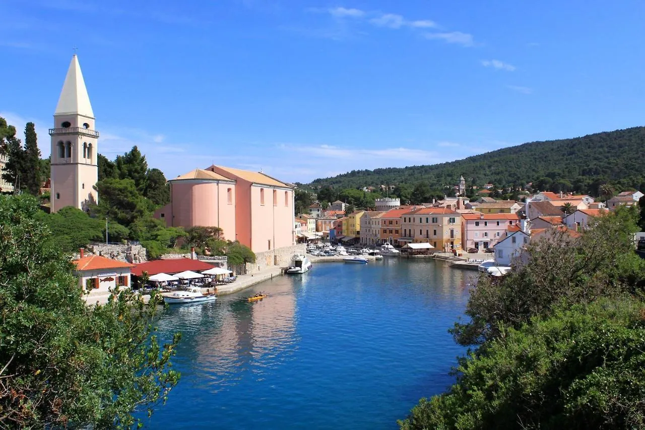Apartments With A Parking Space Veli Losinj, Losinj - 21185