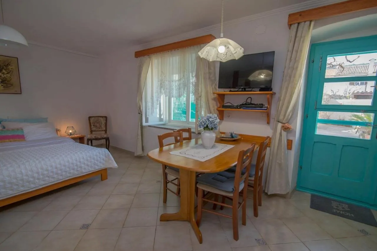 Apartments With A Parking Space Veli Losinj, Losinj - 21185