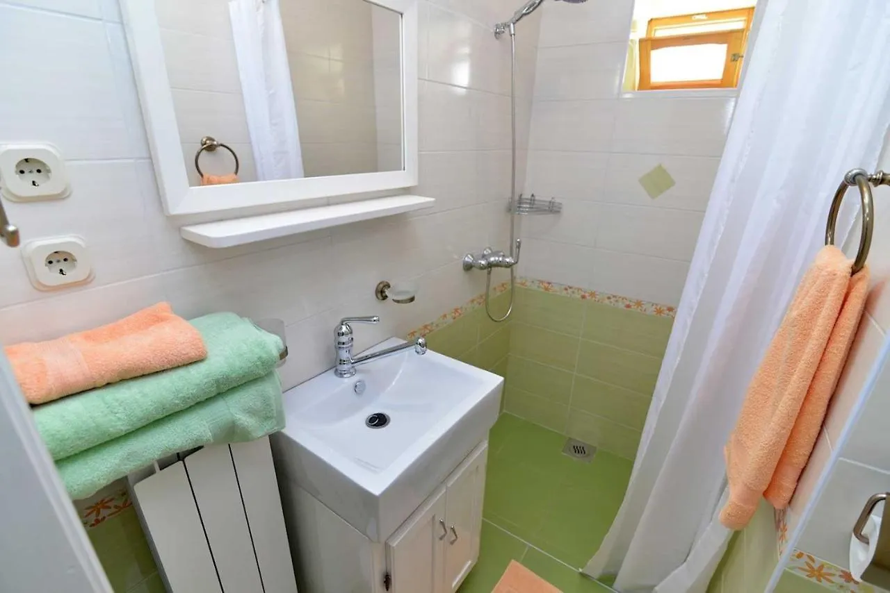 Apartments With A Parking Space Veli Losinj, Losinj - 21185 0*,  Croatia