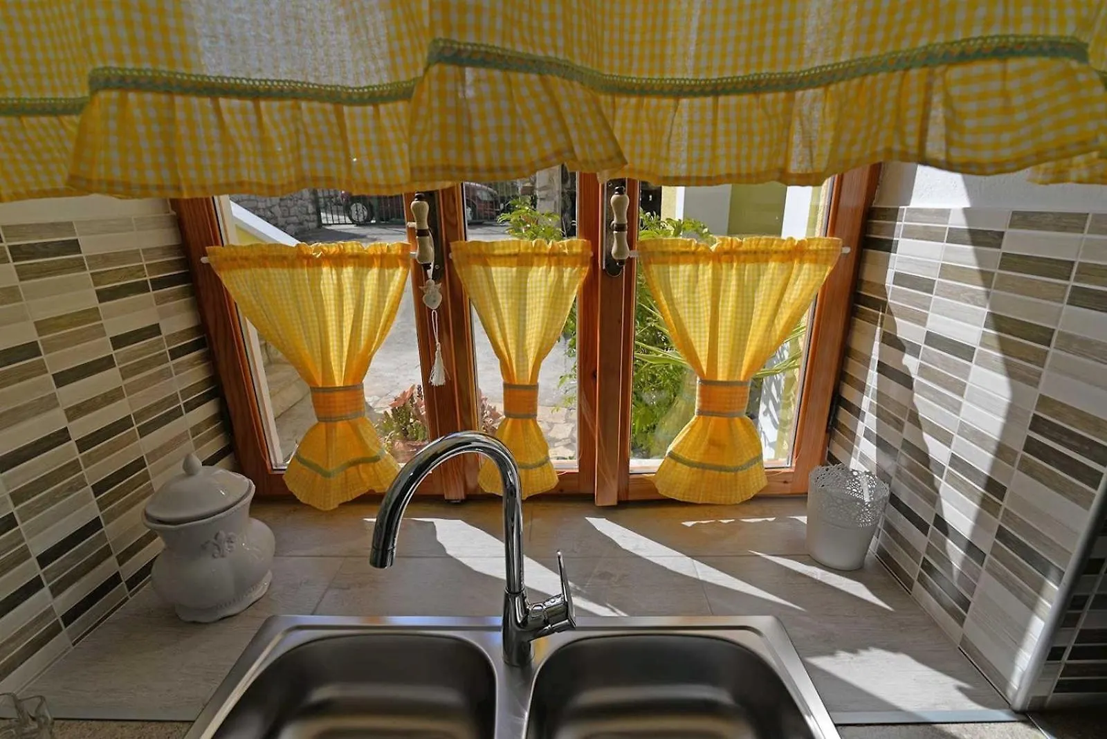 Apartments With A Parking Space Veli Losinj, Losinj - 21185